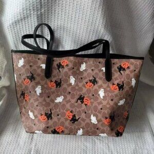 NWT Coach City Tote In Signature Canvas With Halloween New🎃👻🍬